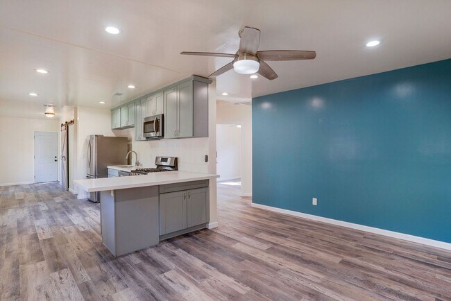 Foto del edificio - 1736-40 Dahlia Ave