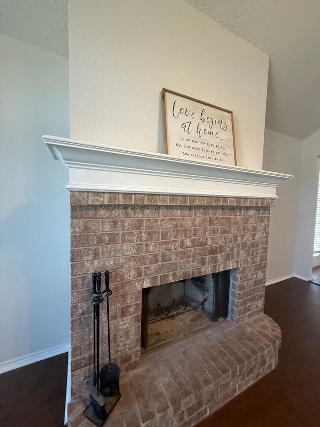 Foto del edificio - 3/2/2 - Newly Remodeled- FENCED YARD