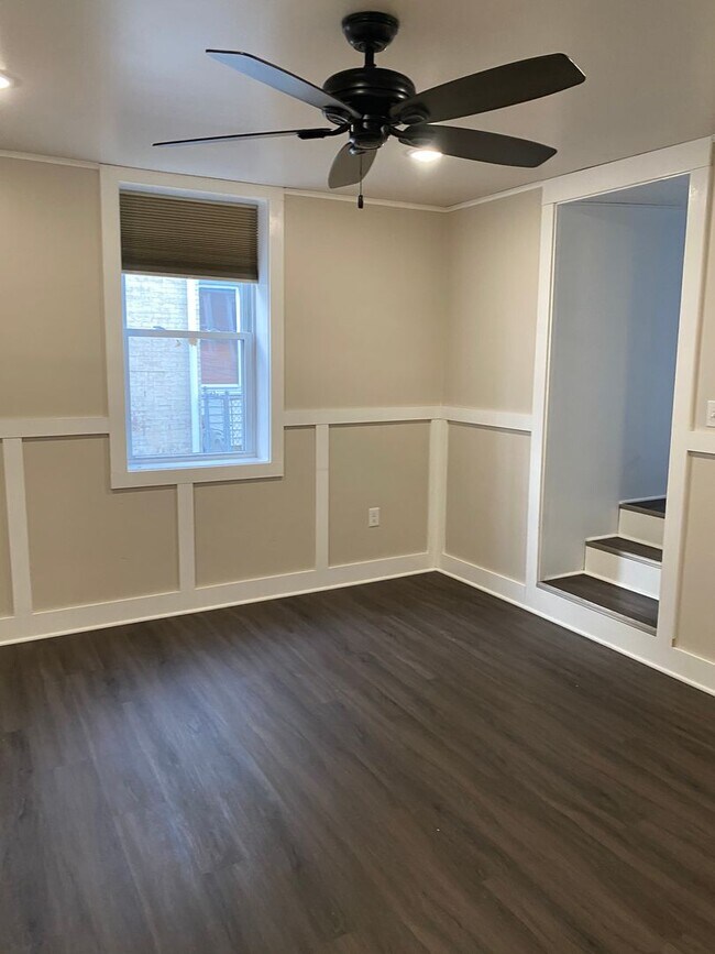 Building Photo - 623 Maple