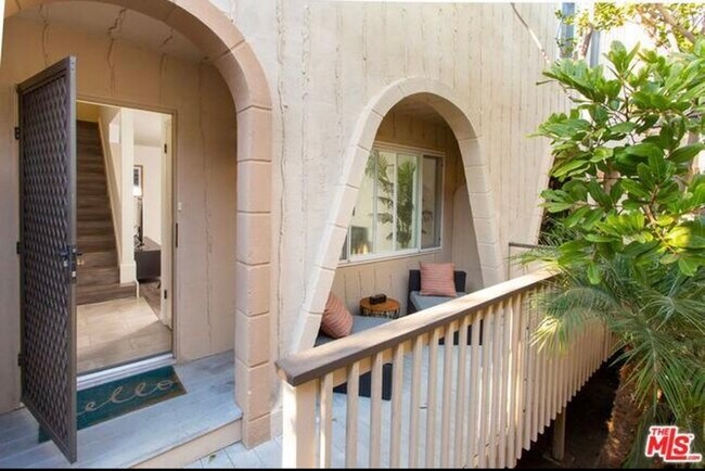 Foto del edificio - 8025 Redlands St