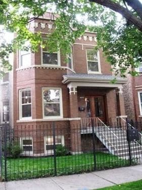 Primary Photo - 2528 N Hamlin Ave