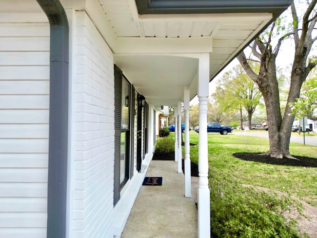 Foto del edificio - 925 Greenview Rd
