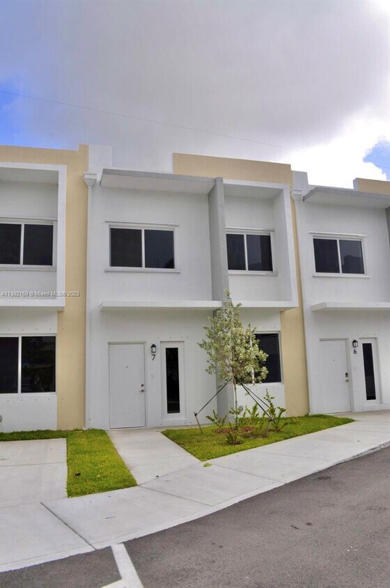 Foto principal - 24600 SW 129th Path