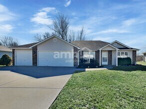Building Photo - 1015 Bristol Dr
