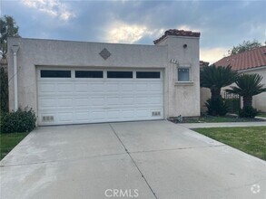 Building Photo - 878 Verona Ave