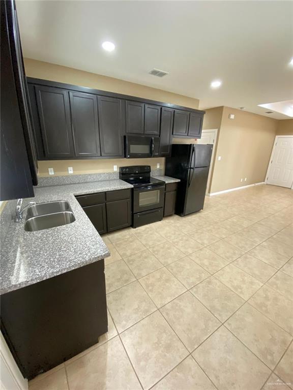 Building Photo - 2005 Garden Ridge Dr