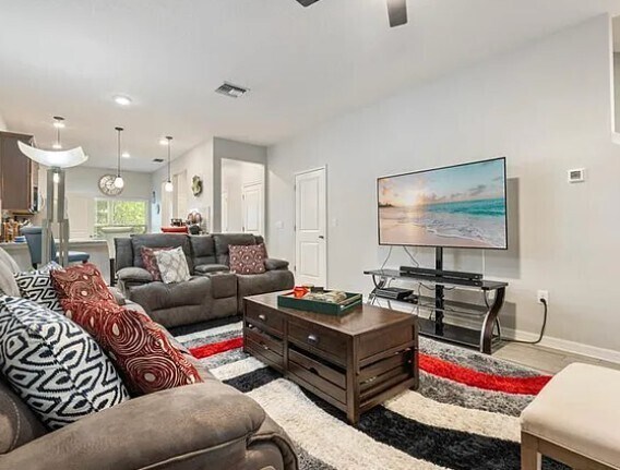Building Photo - Beautiful Town Home For Rent in Meadow Poi...