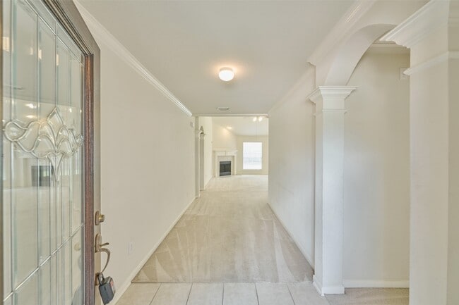 Building Photo - 506 Elm Ridge Dr