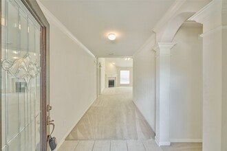 Building Photo - 506 Elm Ridge Dr