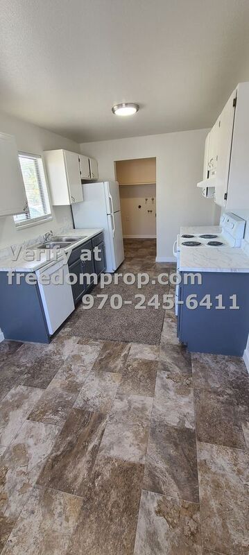 Building Photo - 455 Topaz Dr
