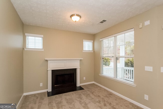 Foto del edificio - 4681 Highpoint Ln