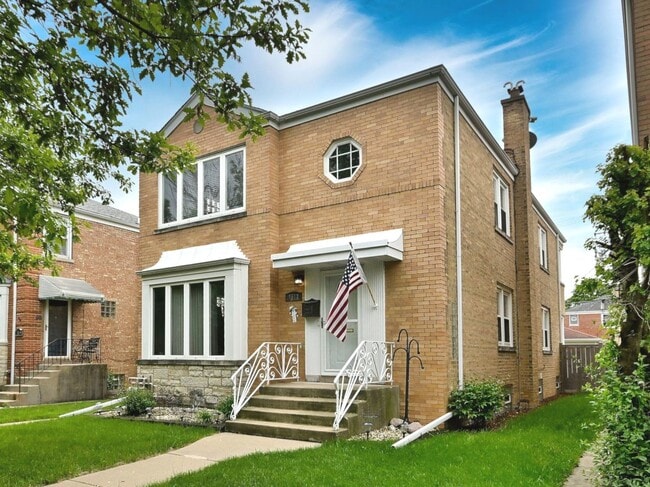 Building Photo - 7513 W Isham Ave