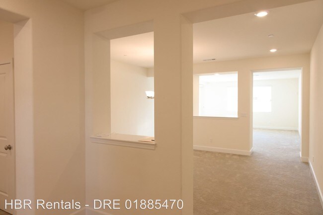 Building Photo - 4 br, 3.5 bath House - 1150 Silva