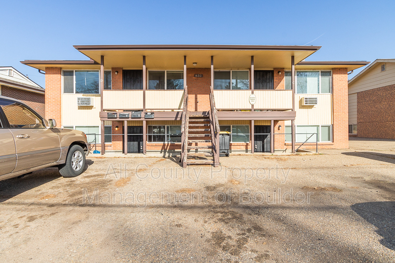 Foto principal - 832 S Bowen St