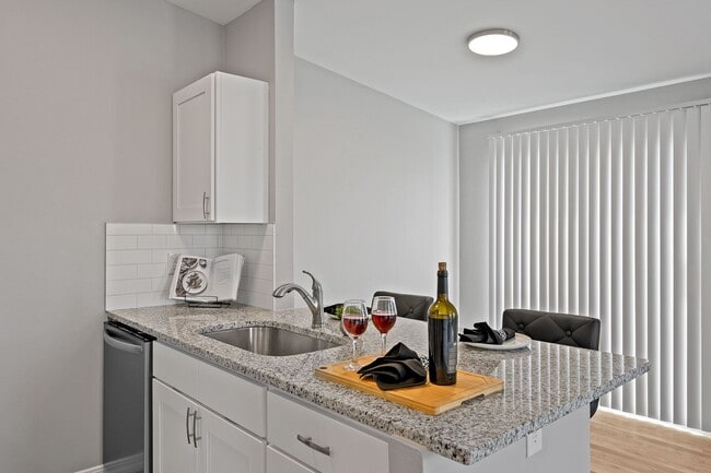 Interior Photo - 860 East