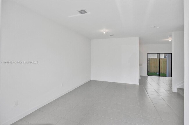 Building Photo - 252 SW 159th Terrace