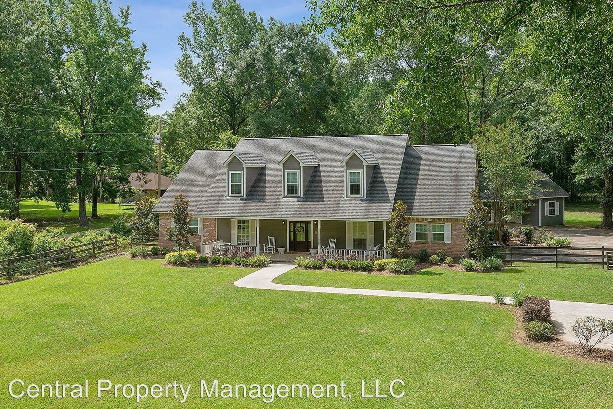 5 br, 3.5 bath House 10570 McCullough Rd House for Rent in Zachary