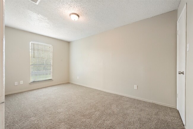 Building Photo - 3479 Rockrill Dr
