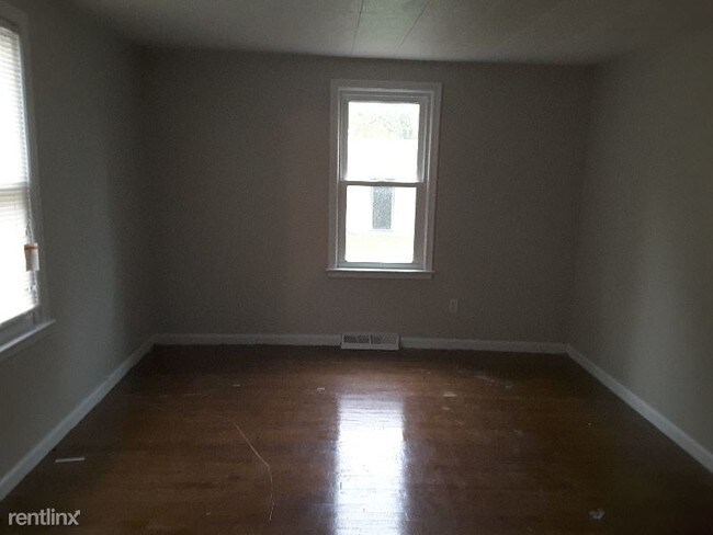 Building Photo - 3 br, 1 bath House - 35805 Farragut Street