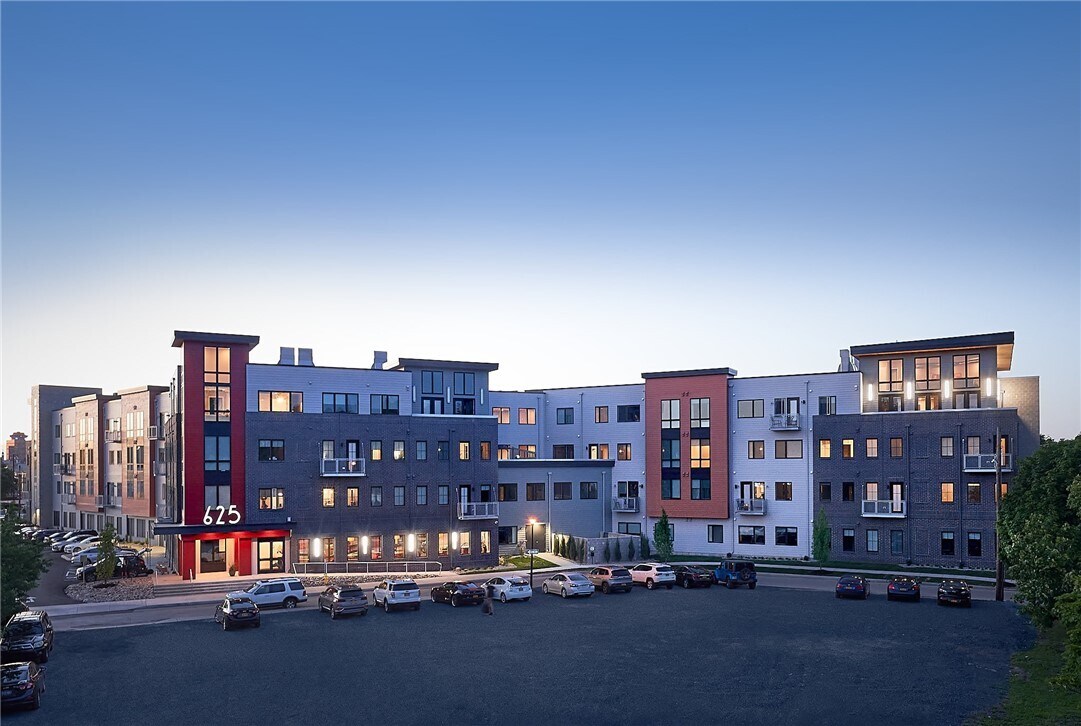Foto principal - 625 S Goodman St