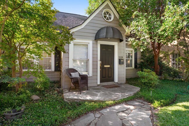 Foto del edificio - 5538 Vanderbilt Ave