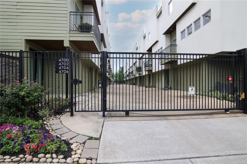 Foto principal - 4702 Austin St