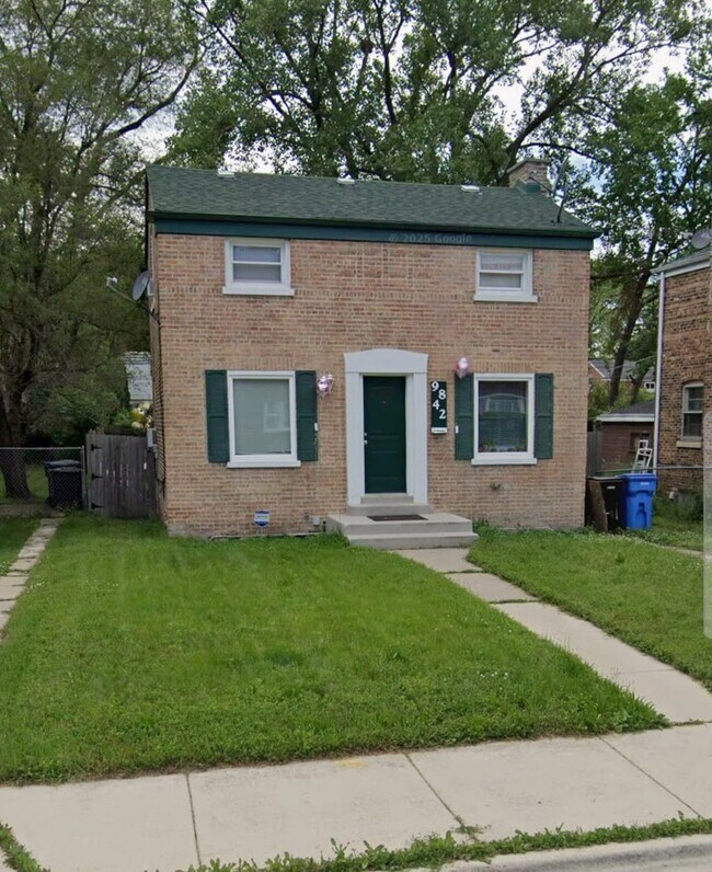 Building Photo - 9842 S Calhoun Ave