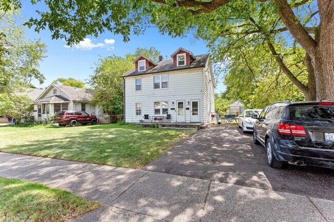 Foto del edificio - 1940 Pearl Ave