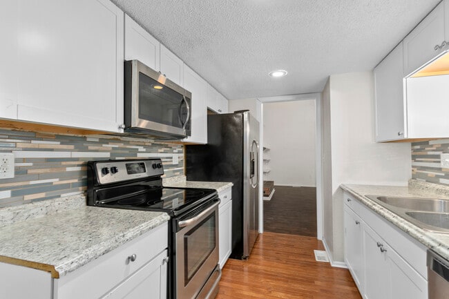 Foto del edificio - 529 NW Valleybrook Rd