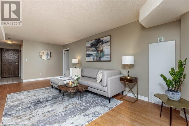 Building Photo - 1276 Maple Crossing Blvd