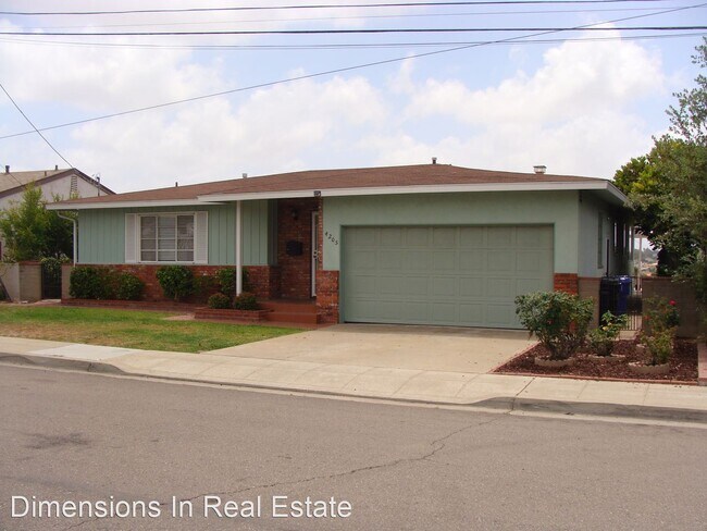 Building Photo - 3 br, 2 bath House - 4205 East Overlook Dr.