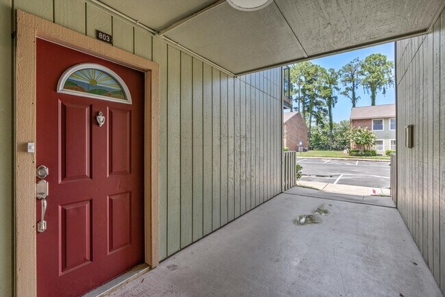 Building Photo - 3737 Loretto Rd