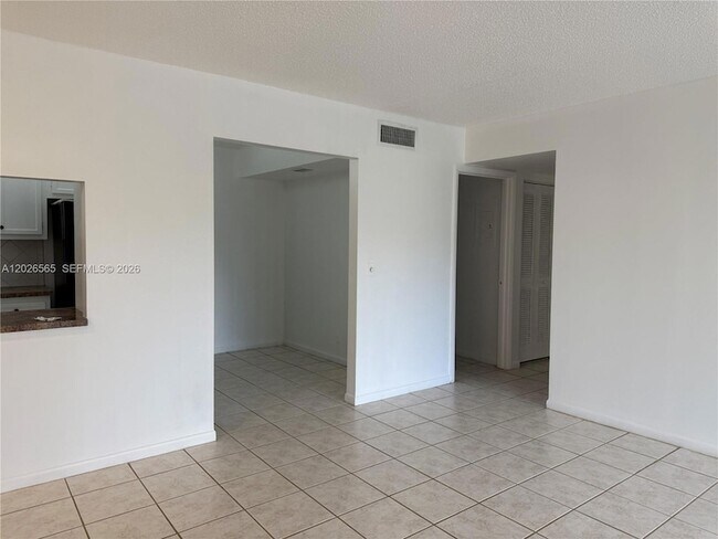 Foto del edificio - 1101 Green Pine Blvd