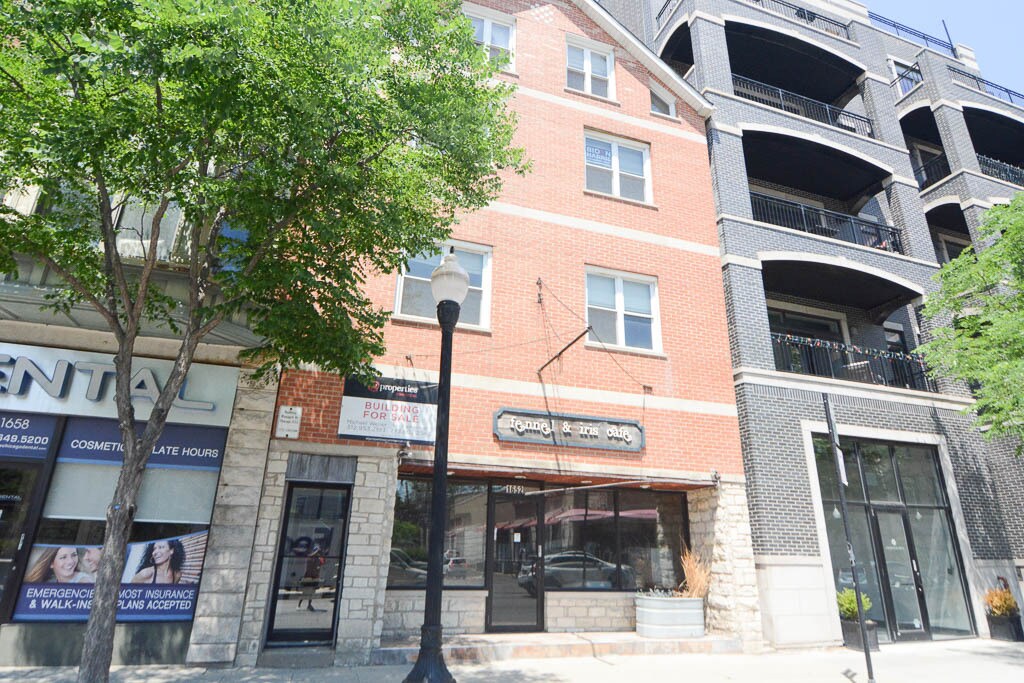 Primary Photo - 1652 W Belmont Ave