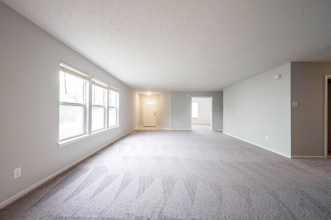 Building Photo - 10290 Tournon Dr