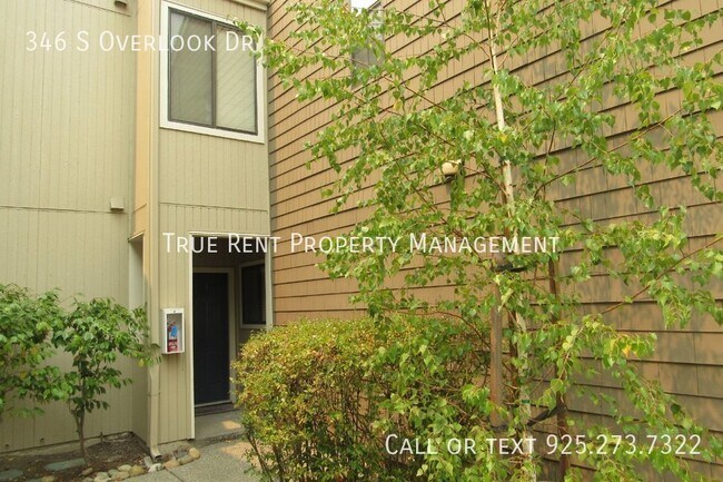 Foto del edificio - Beautiful 2 Bed/2.5 Bath Condo in Perfect ...