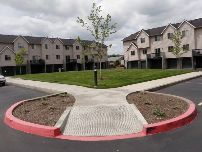 Foto del edificio - Corvallis Comfort & Convenience: Spacious 3-bedroom, 2.5 bath  Townhome