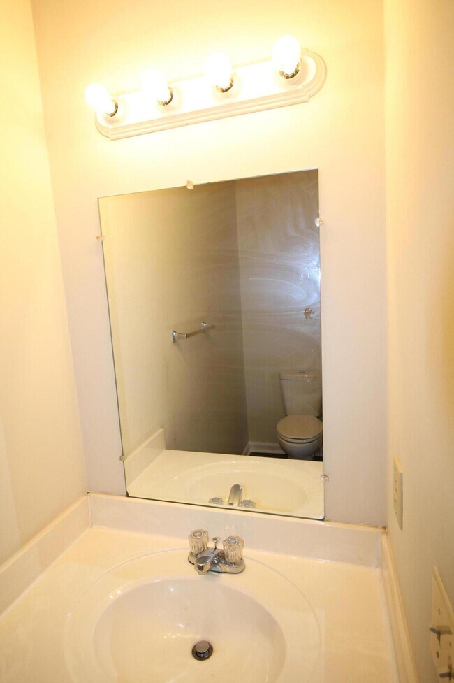 Building Photo - 209 Coburn Dr
