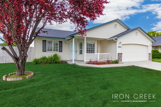 Building Photo - Welcome to this charming, centrally locate...