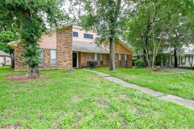 Building Photo - 115 Pine Manor Dr
