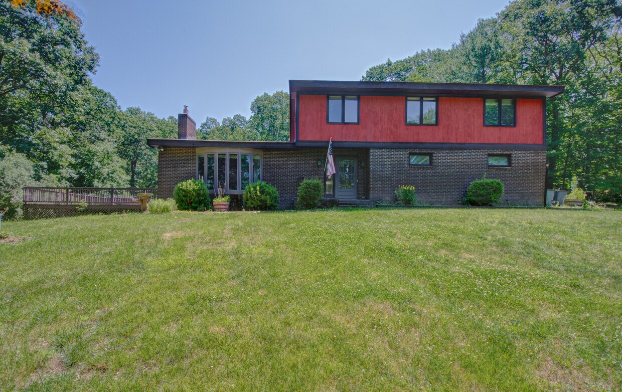 Foto principal - 143 Willington Hill Rd