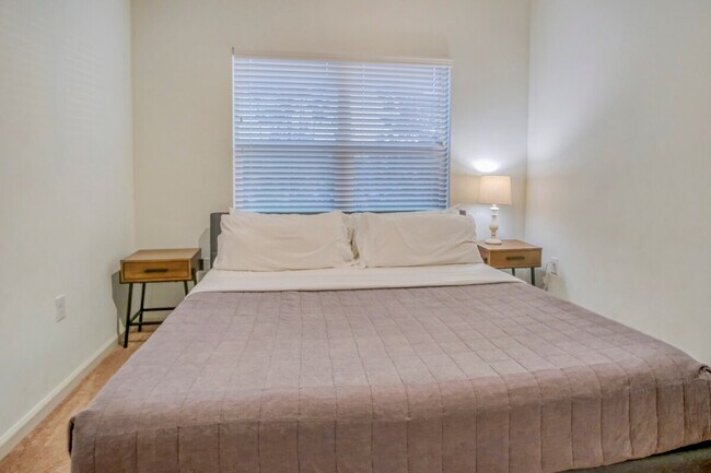 Foto del edificio - 8355 Coventry Ct