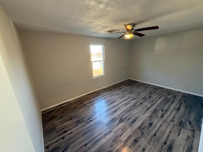 Foto del edificio - 4617 Longbranch