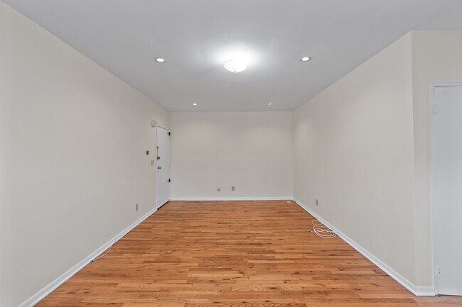 Foto del edificio - 239 Crescent Ln