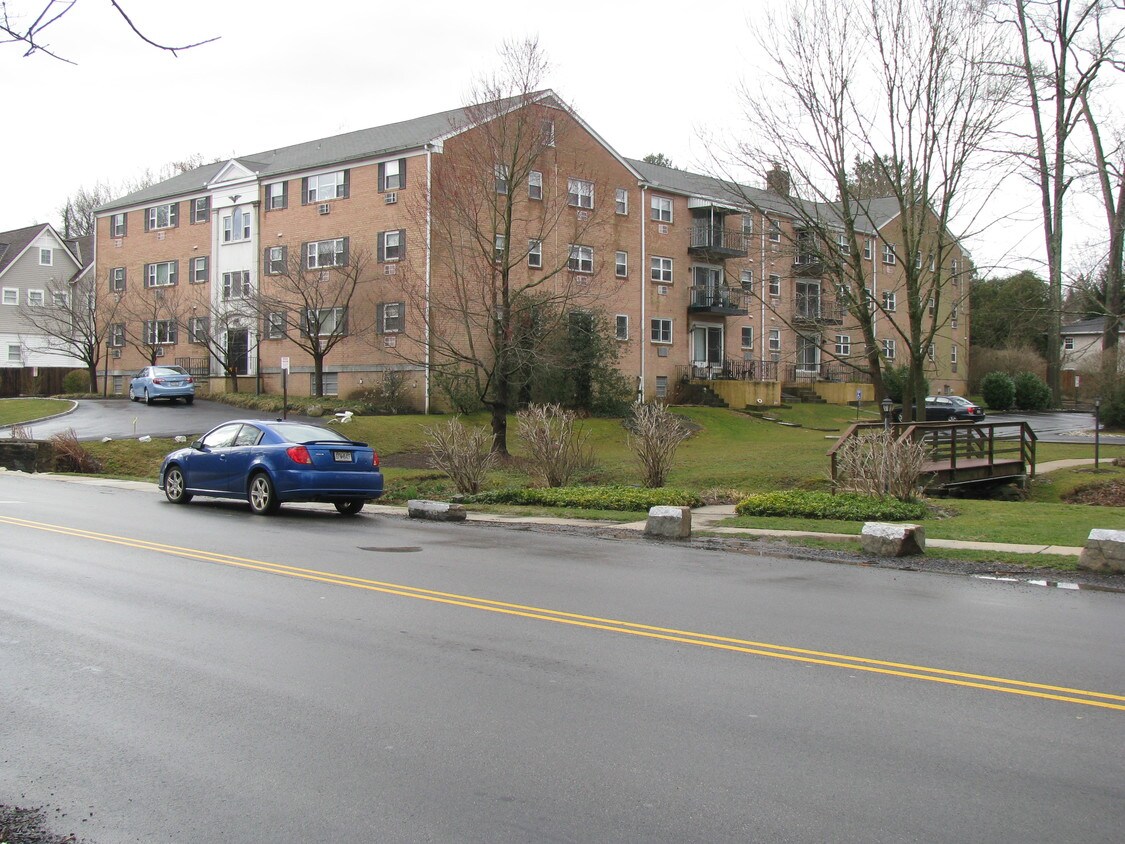 412 N Wayne Ave Unit 101, Wayne, PA 19087 Condo for Rent in Wayne, PA