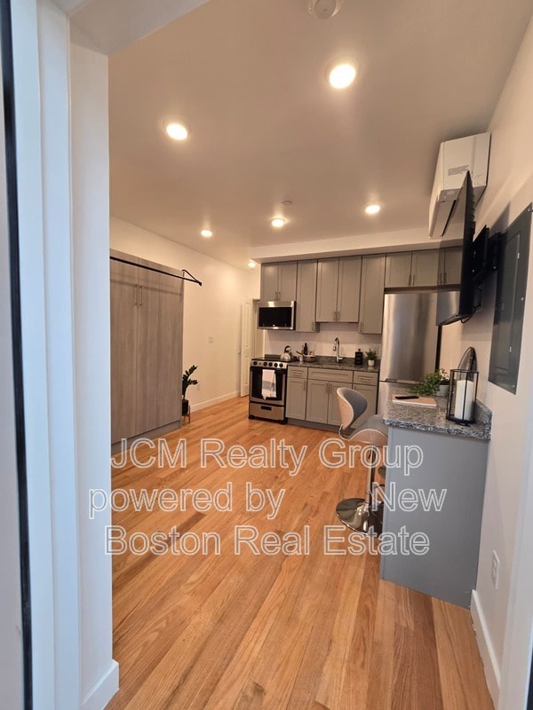 Photo - 165 Hawthorne St Apartment