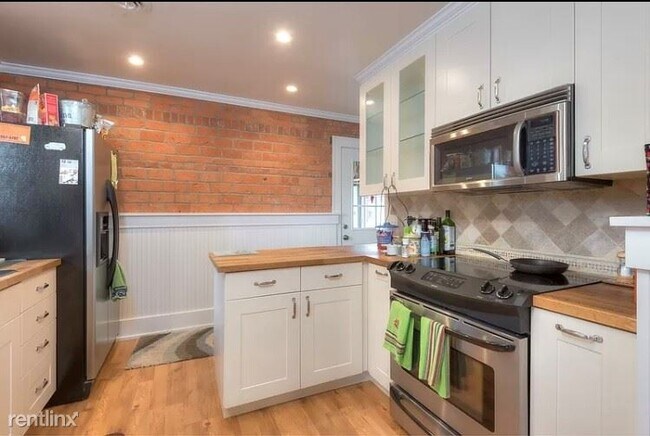 Foto del edificio - 3 br, 1 bath House - 301 North Montgomery ...