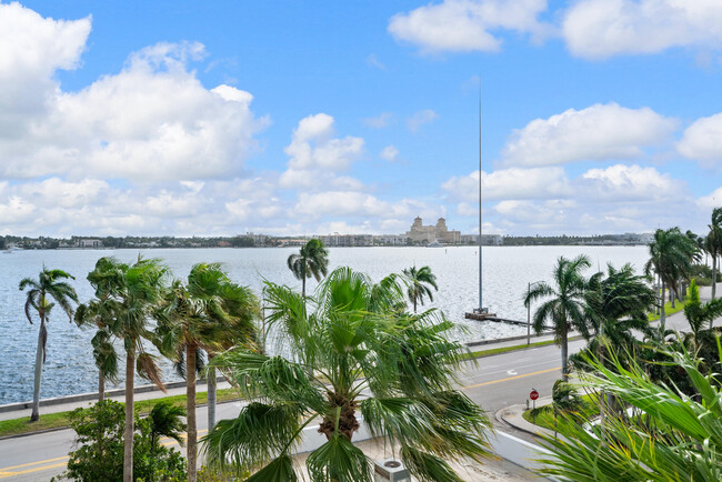 Building Photo - 1551 N Flagler Dr