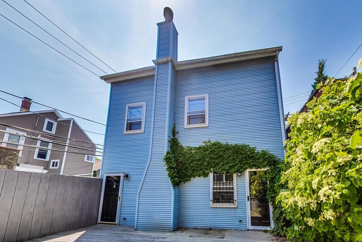 Primary Photo - 1415 W Barry Ave