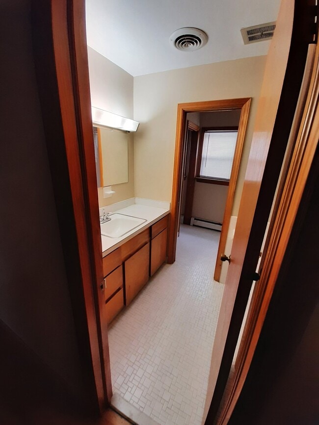 Foto del edificio - 3213 Tyre Neck Rd